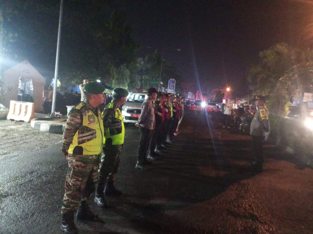 Dandim 0601 Apresiasi Sinergitas TNI-Polri Pengamanan Hari Raya Idul Fitri 1444 H Di Pandeglang Aman Lancar Dandim 0601 Apresiasi Sinergitas TNI-Polri Pengamanan Hari Raya Idul Fitri 1444 H Di Pandeglang Aman Lancar