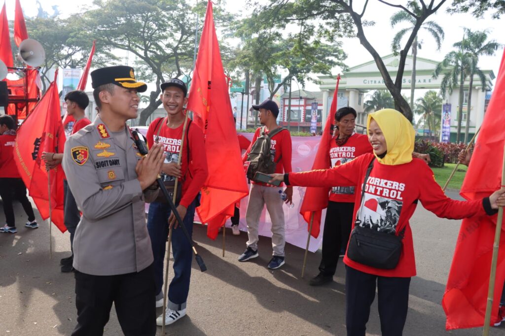 Kawal Keberangkatan Massa Buruh, Polresta Tangerang Terjunkan 300 Personel Gabungan