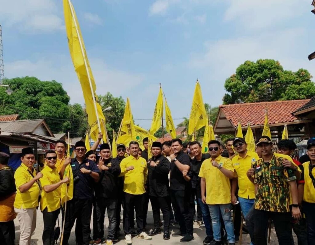 Pemuda Lutung Kasarung Dan Simpatisan Iringi Pendaftaran Bacaleg Partai Golkar