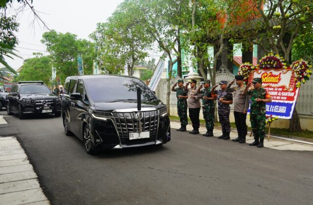 Danrem 064/MY Sambut Kedatangan Wapres RI di Pesantren An Nawawi Tanara