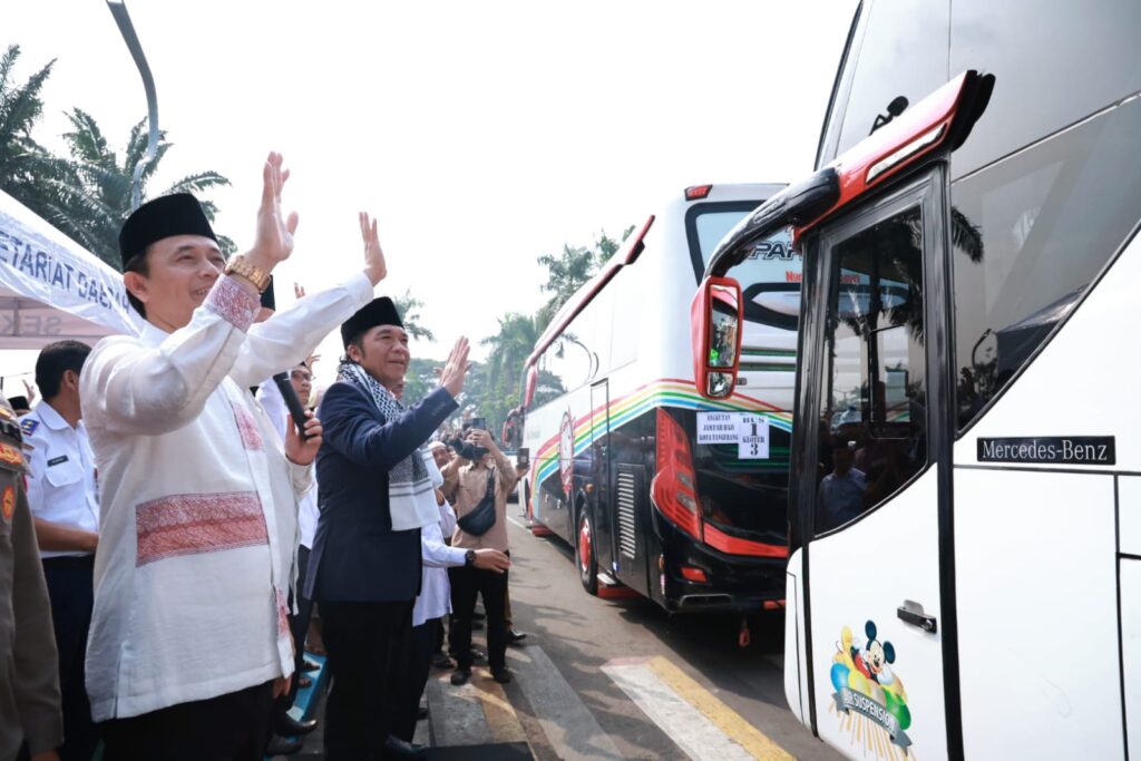 Pj Gubernur Lepas Jamaah Haji Kloter Pertama Provinsi Banten