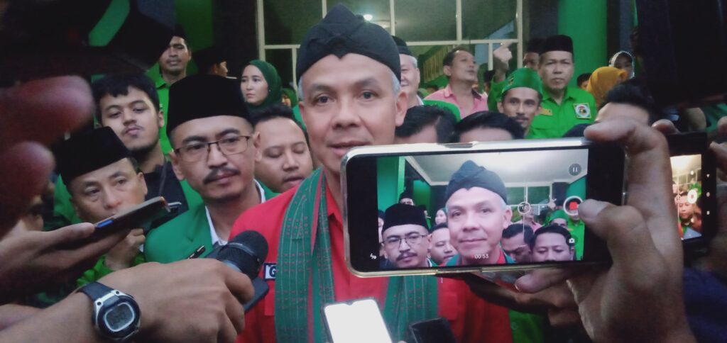 Ganjar Safari Politik ke PPP Banten, Fauzi Rully : Seluruh Kader Harus Solid dan Tegak Lurus Ganjar Safari Politik ke PPP Banten, Fauzi Rully : Seluruh Kader Harus Solid dan Tegak Lurus