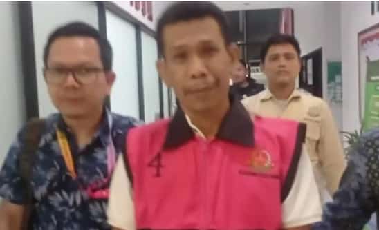 Rugikan Negara Hampir 1 Milyar, Mantan Kades Lontar Ditahan Kejari Serang