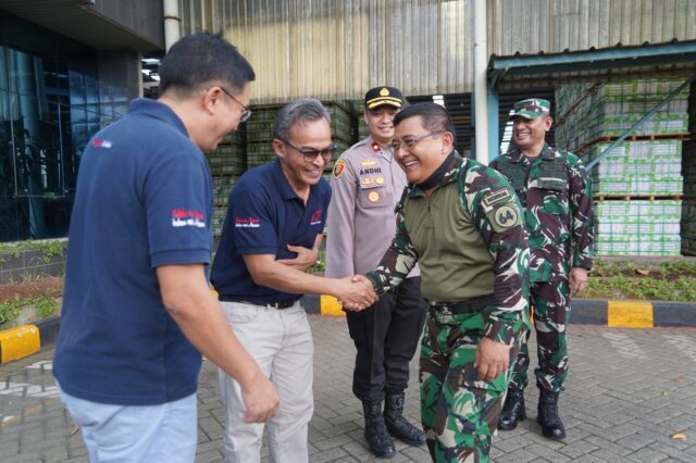 Danrem 064/MY Apresiasi PT Arwana Citramulia yang Berperan Aktif Bantu TNI AD dan Masyarakat