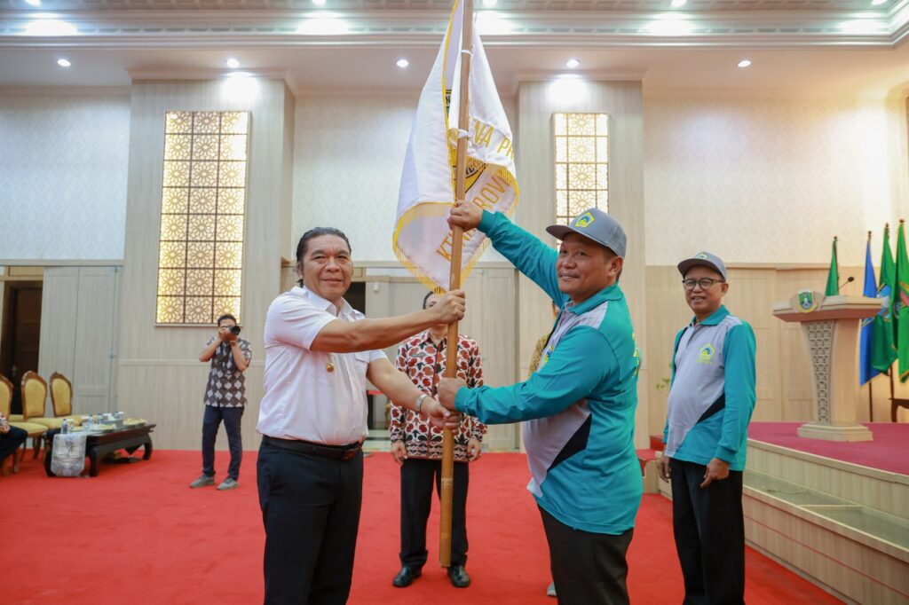 Pj Gubernur Al Muktabar Lepas Kontingen Penas KTNA 2023 Provinsi Banten