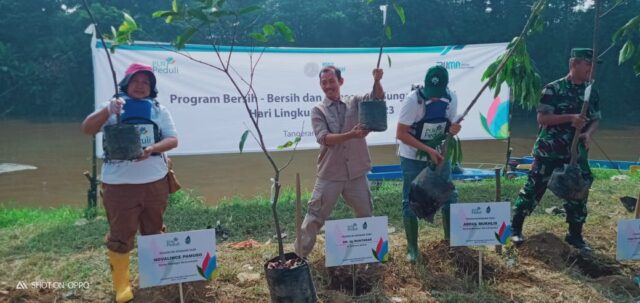 Hari Lingkungan, Pemprov Banten Giatkan Gerakan Tanam Pohon dan Bersih-bersih Sungai