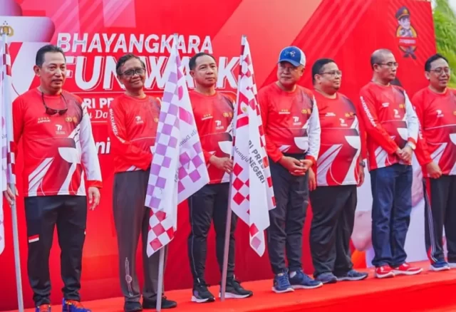 Fun Walk dengan Lintas Elemen, Kapolri Gaungkan Jaga Persatuan-Kesatuan Bangsa