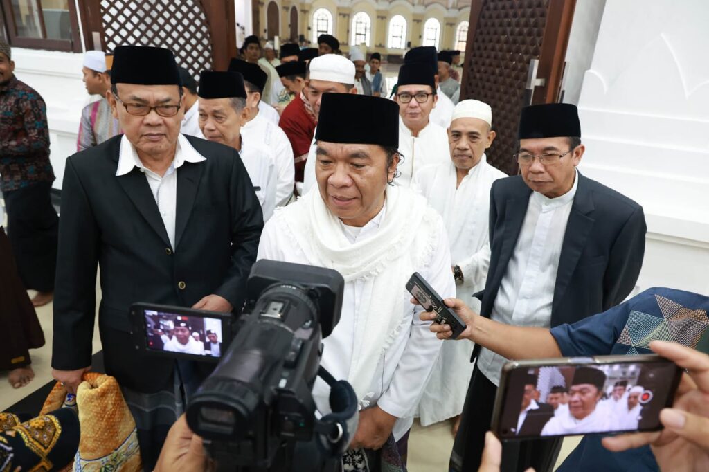 Pj Gubernur Banten Laksanakan Sholat Idul Adha 1444 H di Masjid Raya Al Bantani