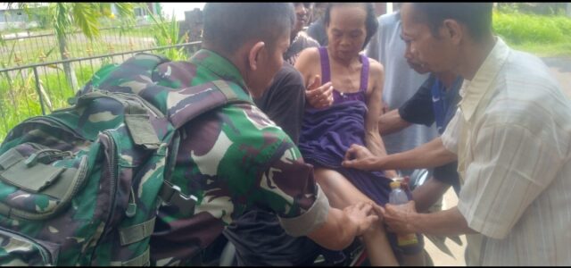 Babinsa Bantu Tangani Penderita ODGJ di Lebakwangi Yang Aniaya Warga dan Rusak Rumah