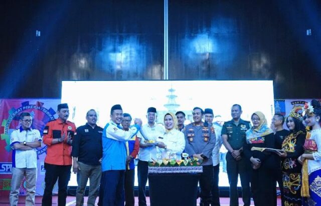 Aliansi Serikat Buruh Bersama Pemkab Serang Gelar Mayday Celebration 2023