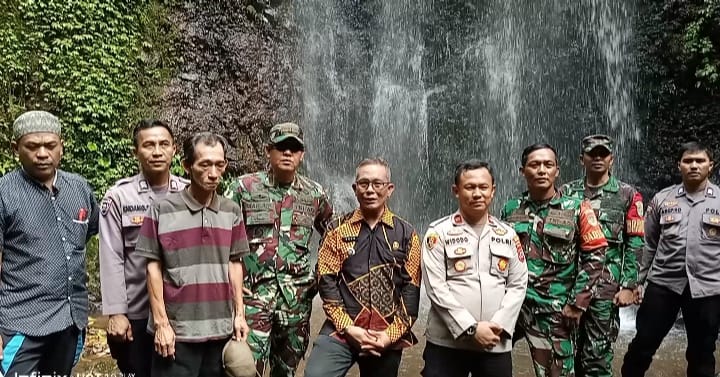 Jaga Stabilitas Keamanan Wilayah Ciomas, Danramil, Kapolsek dan Camat Laksanakan Patroli