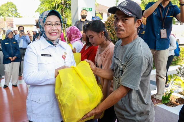 Plh Sekda Virgojanti Buka Bazar UMKM DJPb Provinsi Banten