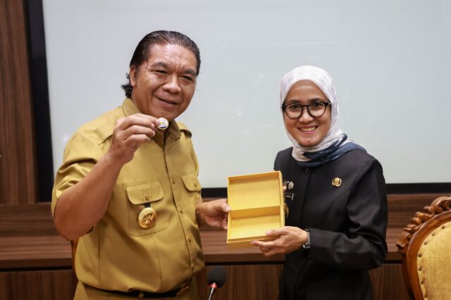 Pj Gubernur Banten Al Muktabar Tandatangani Surat Rekomendasi Pengajuan Geopark Bayah Dome Sebagai Geopark Nasional