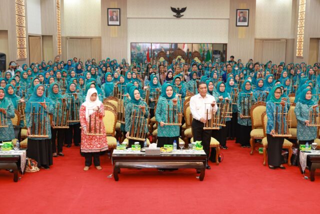 Siap Partisipasi Pemecahan Rekor Dunia, TP PKK se-Provinsi Banten Gelar Latihan Angklung Bersama