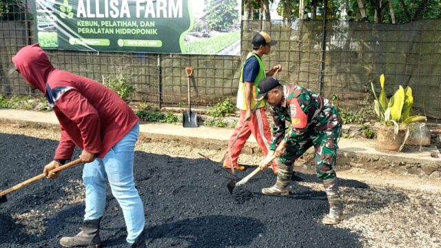 Wujud Kepedulian Dan Turut Andil Dalam Pembangunan, Babinsa Laksanakan Karya Bhakti