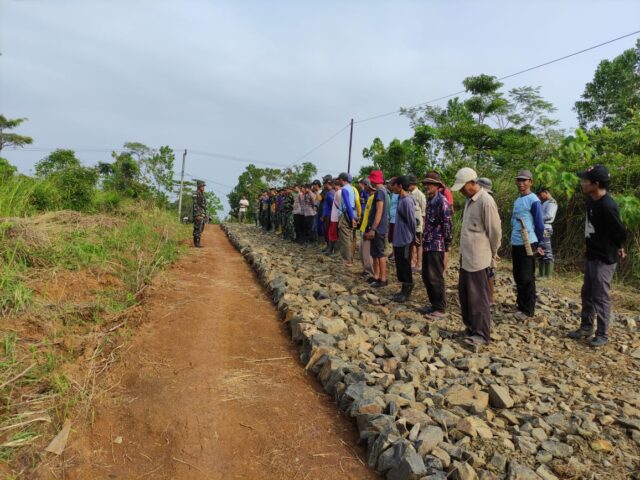 Satgas TMMD 117 Kodim 0601/Pandeglang, Lakukan Apel Pagi Sebelum Bekerja