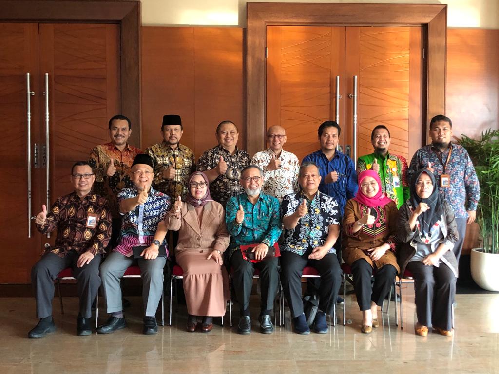 Rakor Bersama KNEKS, KDEKS Provinsi Banten Fokus Pengembangan Industri Halal Rakor Bersama KNEKS, KDEKS Provinsi Banten Fokus Pengembangan Industri Halal