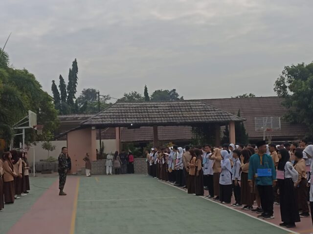 Dandim 0602/Serang Apresiasi Babinsa Berikan Materi Wasbang Kepada Siswa MPLS