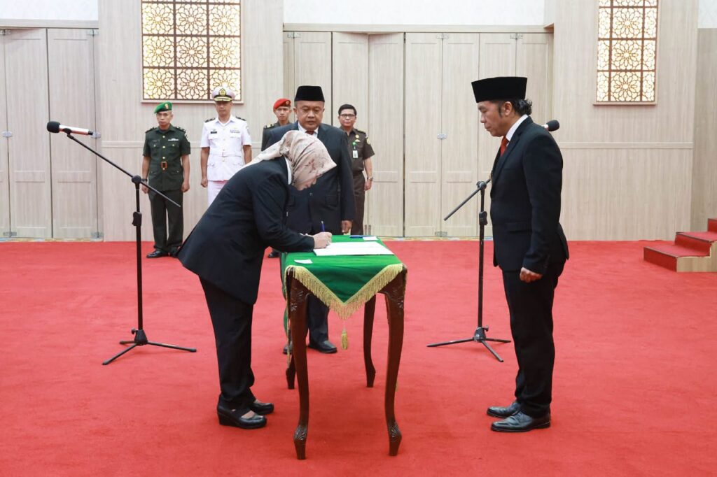 Pj Gubernur Banten Lantik Virgojanti Sebagai Penjabat Sekda Provinsi Banten