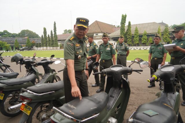 Kasrem Cek Kendaraan Dinas Personel Korem 064/MY