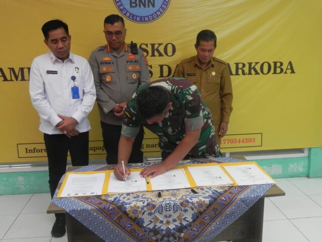 Komandan Kodim 0602/Serang Hadiri Penandatanganan Mou dan Peresmian Kampung Bebas Narkoba