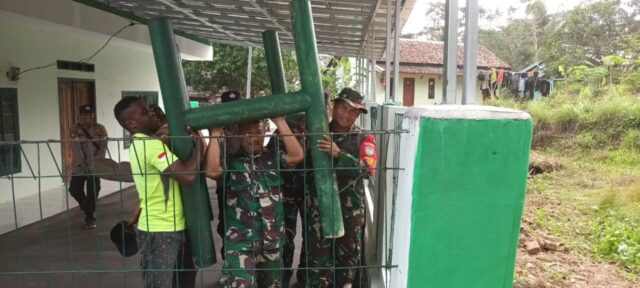 H-2 Penutupan TMMD 117 Kodim 0601/Pandeglang, Lakukan Finishing Renovasi Mesjid