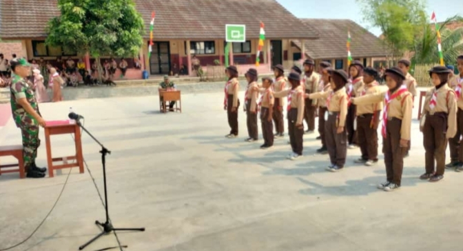 Melalui Latihan PBB, Babinsa Koramil 0602-20/Pamarayan Bentuk Karakter Generasi Muda Melalui Latihan PBB, Babinsa Koramil 0602-20/Pamarayan Bentuk Karakter Generasi Muda