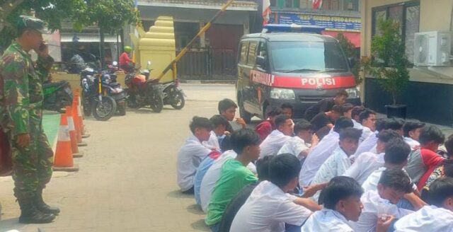 Babinsa Koramil 0602-17/Carenang Berhasil Cegah Aksi Tawuran Antar Pelajar   