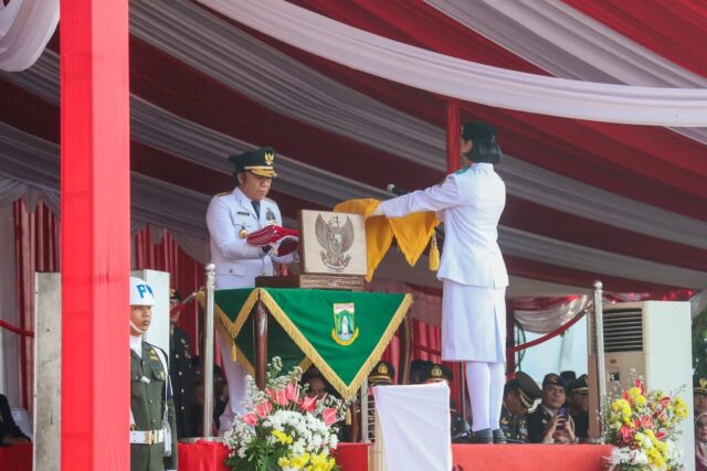Pj Gubernur Pimpin Upacara Pengibaran Bendera Merah Putih HUT Kemerdekaan RI Ke-78 Provinsi Banten