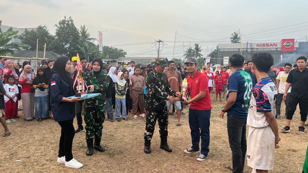 Danramil 0602-06/Kramatwatu Dengan Sekmat Kramatwatu Tutup Turnamen Mini Soccer