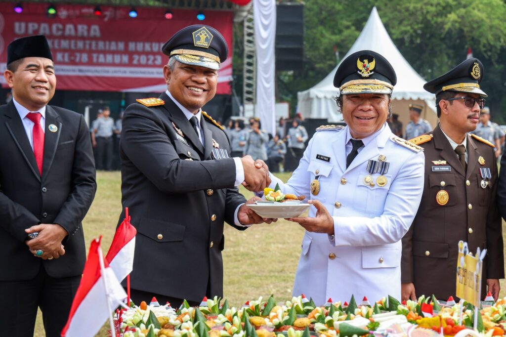 Pj Gubernur Al Muktabar Pimpin Peringatan Hari Kemenkumham 2023 Provinsi Banten Pj Gubernur Al Muktabar Pimpin Peringatan Hari Kemenkumham 2023 Provinsi Banten