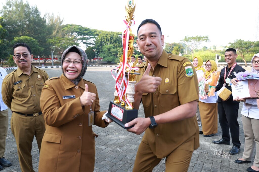 Apel Senin Pagi, Pj Sekda Banten Virgojanti Tekankan Kedisiplinan dan Etos Kerja Apel Senin Pagi, Pj Sekda Banten Virgojanti Tekankan Kedisiplinan dan Etos Kerja