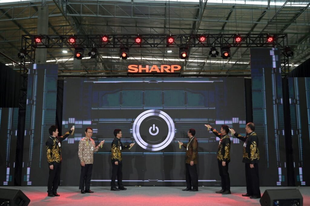 Siap Penuhi Kebutuhan Lokal dan Ekspor Sharp Indonesia Resmikan Pabrik AC Siap Penuhi Kebutuhan Lokal dan Ekspor Sharp Indonesia Resmikan Pabrik AC