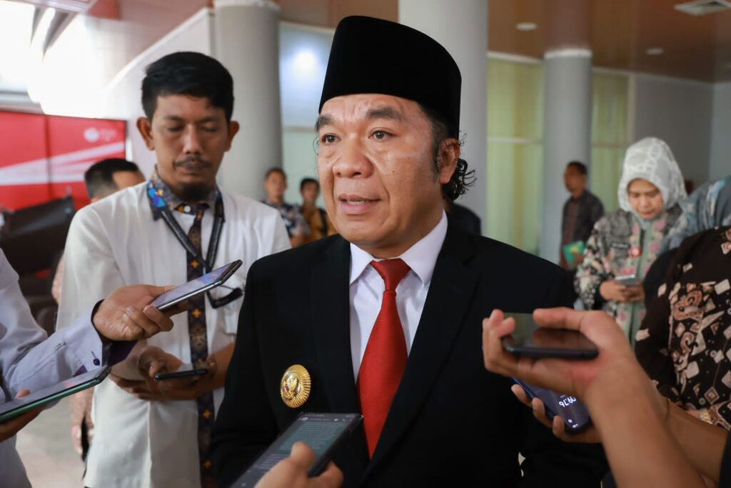Pj Gubernur Banten Terbitkan Surat Edaran WFH Bagi ASN