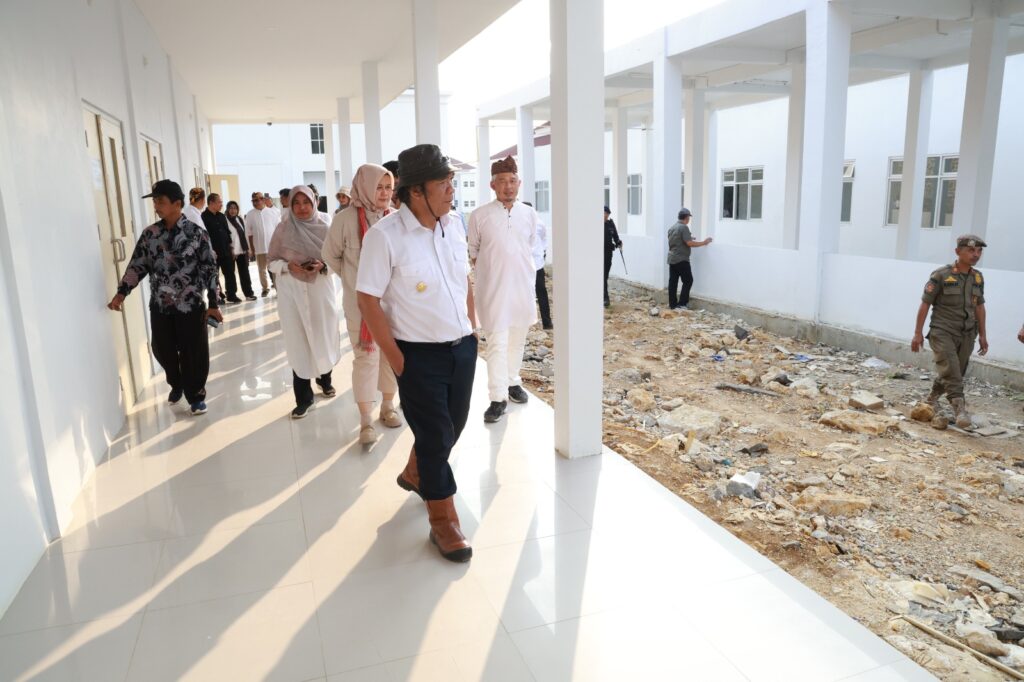 Pj Gubernur Banten Tinjau Pembangunan RSUD Cilograng