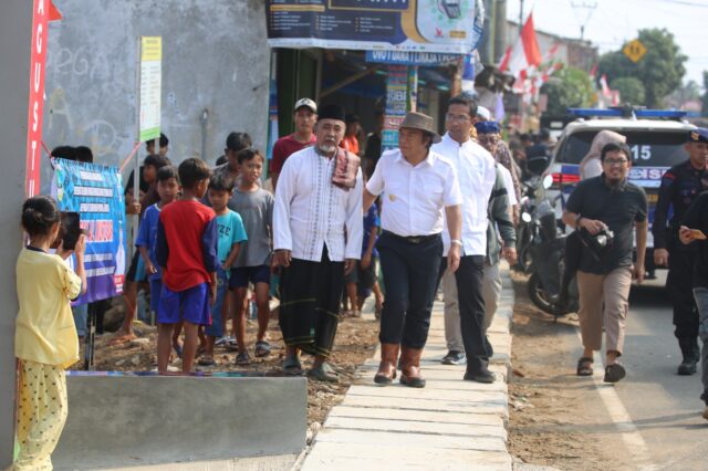 Tinjau Pembangunan Drainase Bayah – Cikotok, Pj Gubernur Banten Al Muktabar Pastikan Pembangunan Optimal