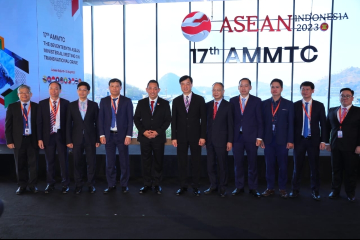 Pertemuan AMMTC ke-17 di Labuan Bajo, Gerbang Polri dan ASEAN Jaga Kawasan dari Kejahatan Transnasional Pertemuan AMMTC ke-17 di Labuan Bajo, Gerbang Polri dan ASEAN Jaga Kawasan dari Kejahatan Transnasional