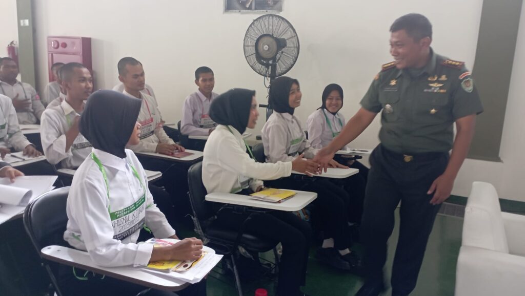 Berikan Materi Wawasan Kebangsaan, Dandim : Pentingnya Membangun Karakter Dalam Bhinneka Tunggal Ika