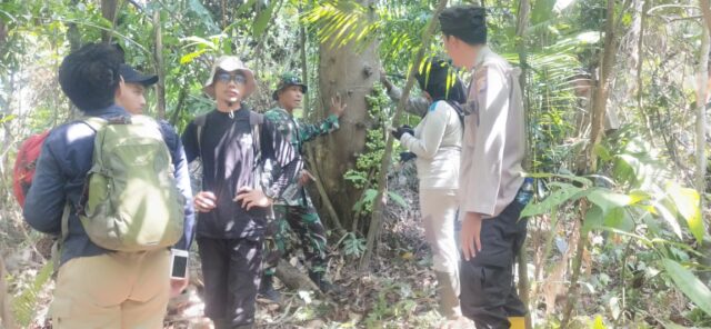 Anggota Koramil 0115/Cimanggu Lakukan Patroli Bersama Di Kawasan Taman Nasional Ujung Kulon