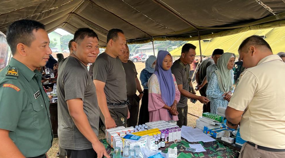 Pengabdian Jelang HUT TNI ke-78, Kodim 0602/Serang Gelar Pengobatan Massal Pengabdian Jelang HUT TNI ke-78, Kodim 0602/Serang Gelar Pengobatan Massal