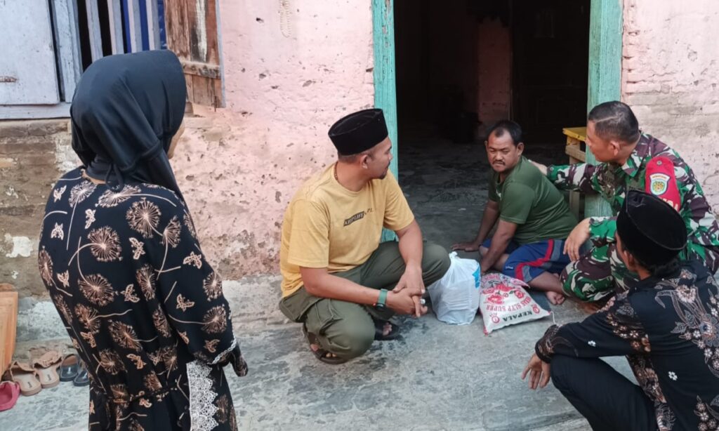 Babinsa Koramil 0602-05/Cipocok Jaya Serahkan Bantuan Sembako Kepada Penyandang Disabilitas Babinsa Koramil 0602-05/Cipocok Jaya Serahkan Bantuan Sembako Kepada Penyandang Disabilitas