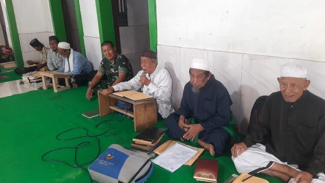 Menjaga Silaturahmi, Danramil 0602-17/Carenang Ikuti Pengajian Bersama Ulama Dan Umaro