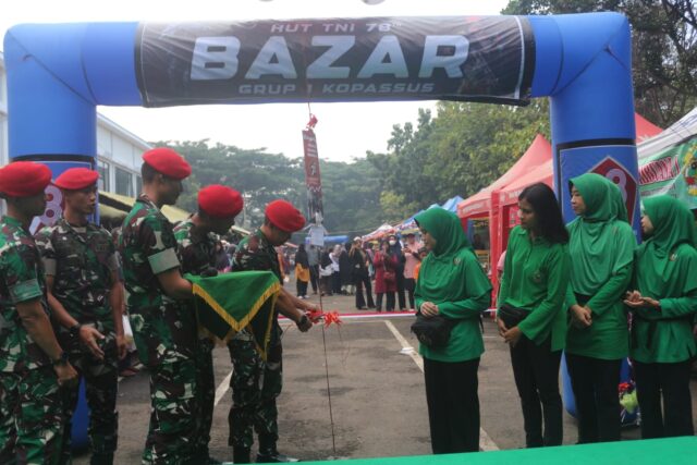 Bazar Grup 1 Kopassus Diserbu Ratusan Warga Kota Serang