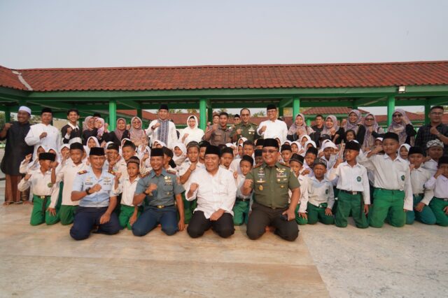 Rangkaian HUT TNI ke-78, Danrem 064/MY Gelar Ziarah Bersama Forkopimda Banten