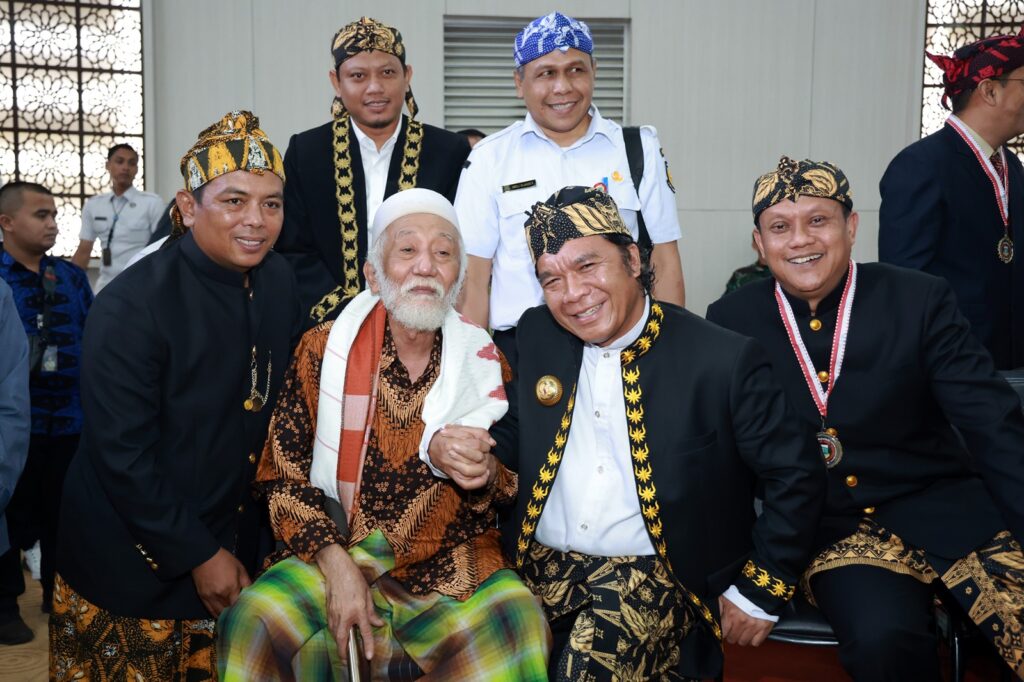 Paripurna Istimewa HUT ke-23 Provinsi Banten, Pj Gubernur Paparkan Capaian Kinerja Pembangunan Paripurna Istimewa HUT ke-23 Provinsi Banten, Pj Gubernur Paparkan Capaian Kinerja Pembangunan