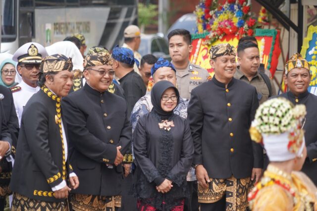 Kenakan Baju Tradisional Banten, Danrem 064/MY Hadiri Upacara Peringatan HUT Provinsi Banten