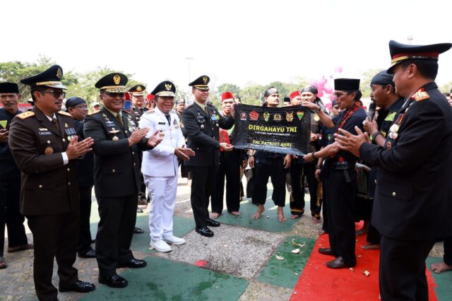 Pj Gubernur Banten Hadiri Peringatan HUT ke-78 TNI