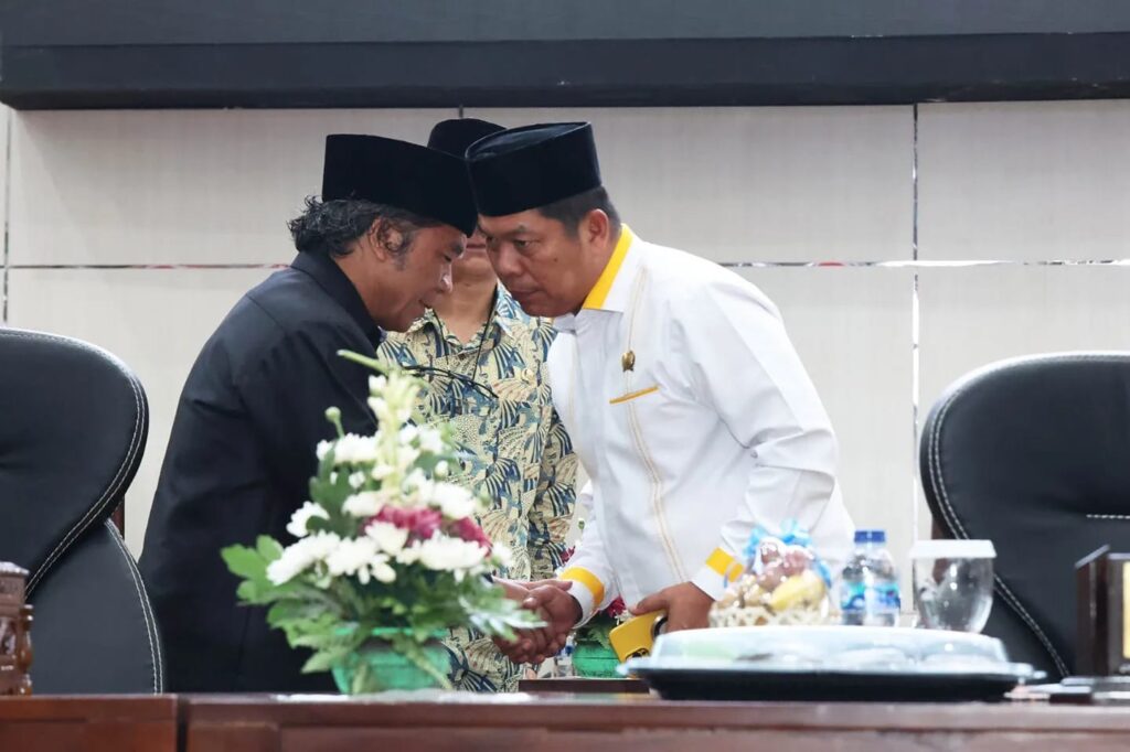 Raperda Penanaman Modal Untuk Meningkatkan Pembangunan dan Kesejahteraan Raperda Penanaman Modal Untuk Meningkatkan Pembangunan dan Kesejahteraan