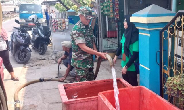 Kemarau Panjang, Koramil 0602-02/Kasemen Distribusikan Bantuan Air Bersih