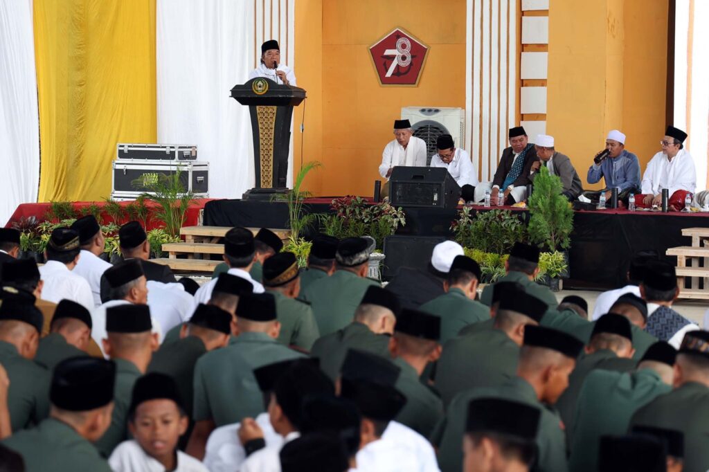 Pj Gubernur Banten Hadiri Istighosah dan Tasyakuran HUT TNI ke-78 Bersama Ulama dan Masyarakat